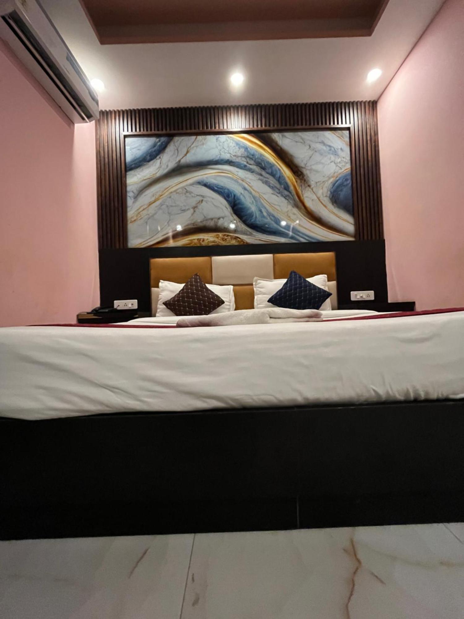 Jupiter Plaza- A Brand Of The Reality Otel Yeni Delhi Dış mekan fotoğraf